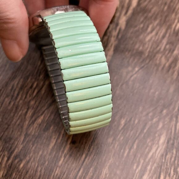 Green Ladies Watch With diamond Like bezel turquoise band New Battery - Picture 2 of 7